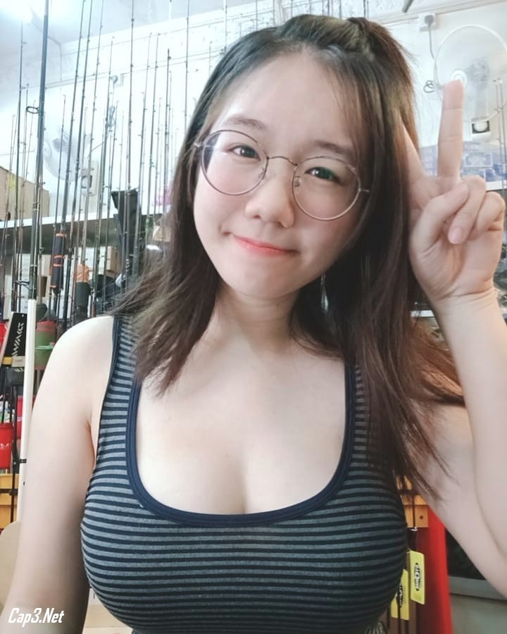 Vivian Hii Yan Lee, 24, Malaysia 3.jpg