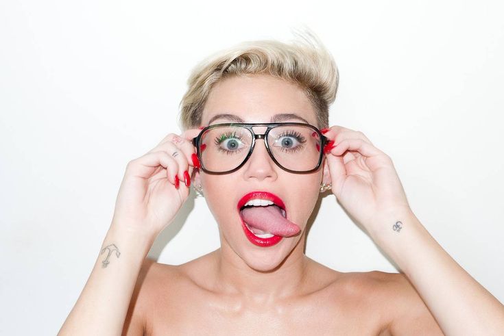 Miley-Cyrus-Photoshoot-by-Terry-Richardson-8.jpeg.jpg