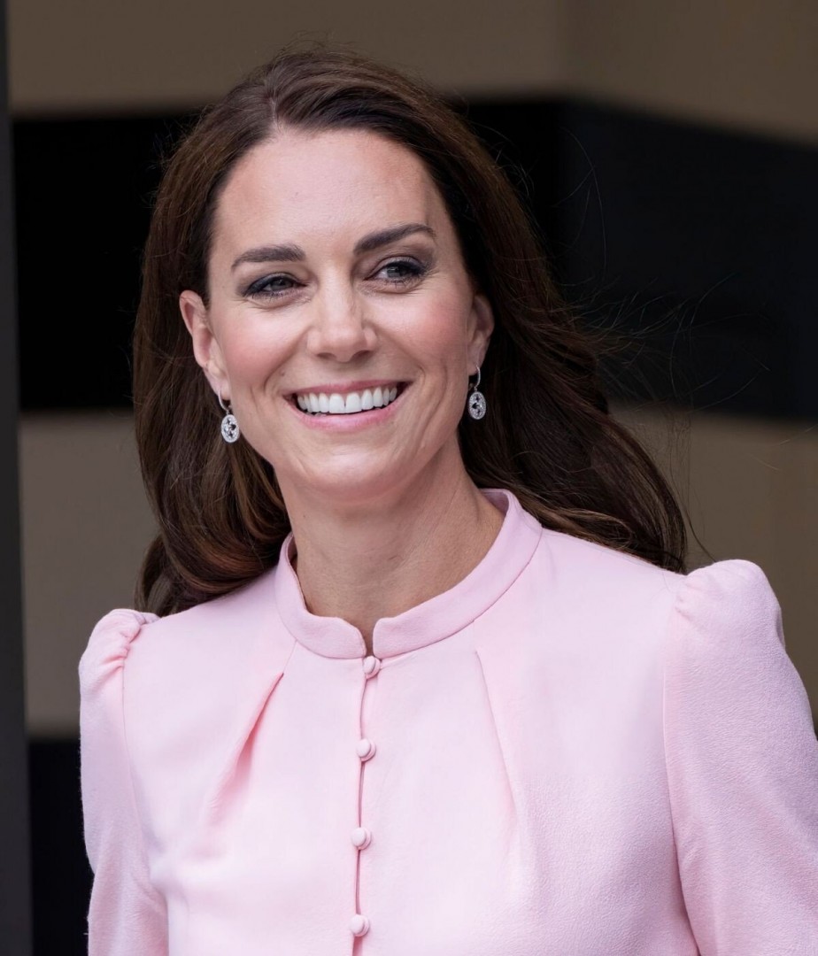 Copia_de_kate-middleton-opens-young-v-a-at-v-a-museum-of-childhood-in-london-06-28-2023-4.jpg.a4ec0a768ed8bd044f0a0d284d48a1ee.jpg