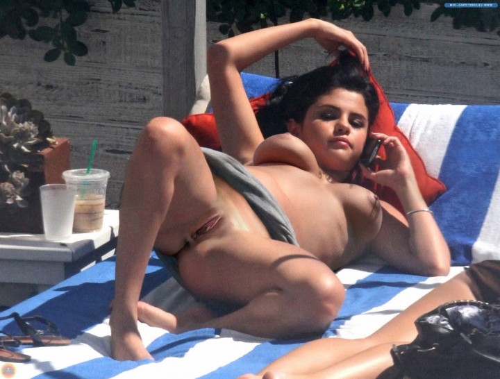 Selena Gomez spring breakers (horizontal).jpg