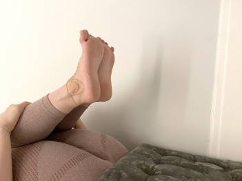 Feet waiting for cum