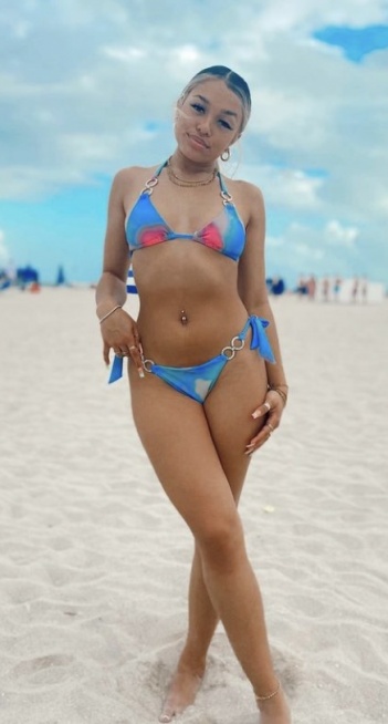 Hottest bikini Queen that makes you cum every time